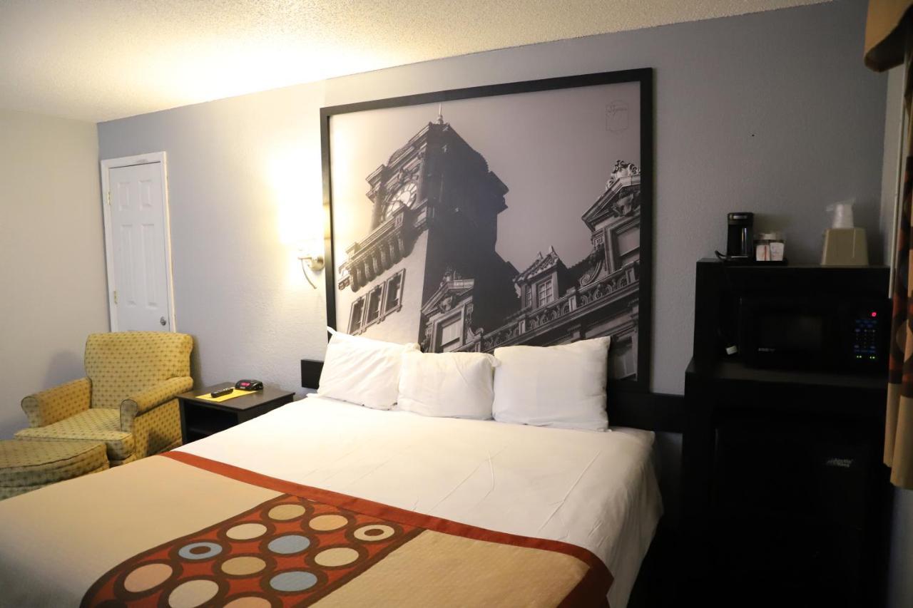 Super 8 By Wyndham Richmond Airport Va Hotel Sandston Bagian luar foto